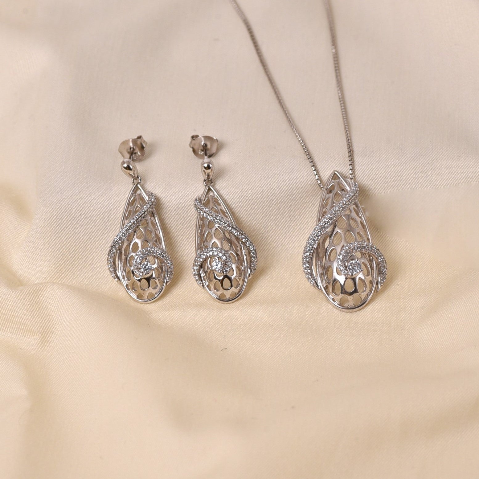 Filament Pendant Set without chain