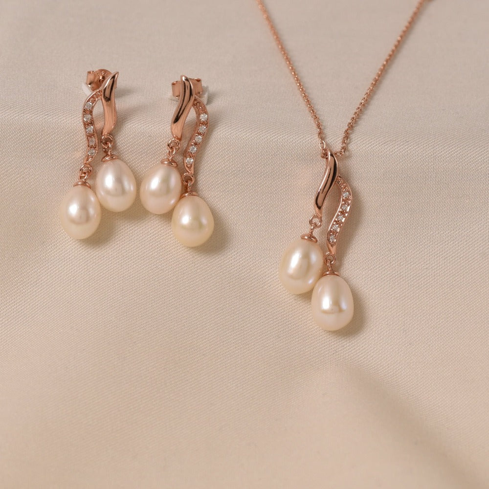 Timeless Pearl Pendant Set without chain