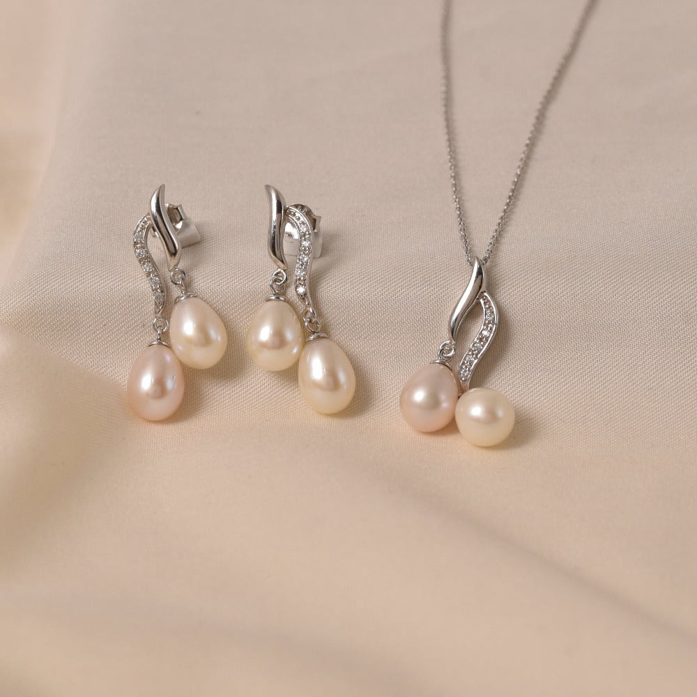 Timeless Pearl Pendant Set