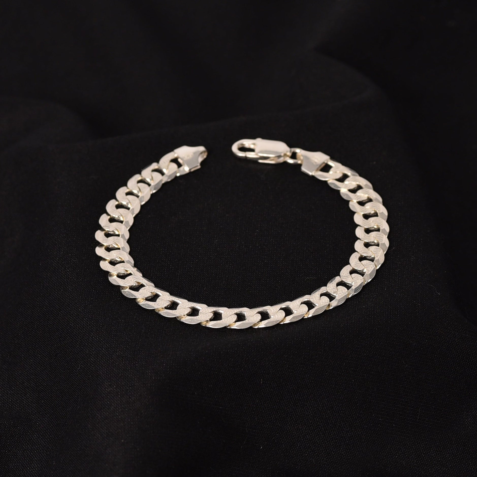 Silver Shahrukh Mens Bracelet - Size 8"